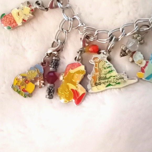 DISNEY HOLIDAY CHARM BRACELET - Picture 7 of 10
